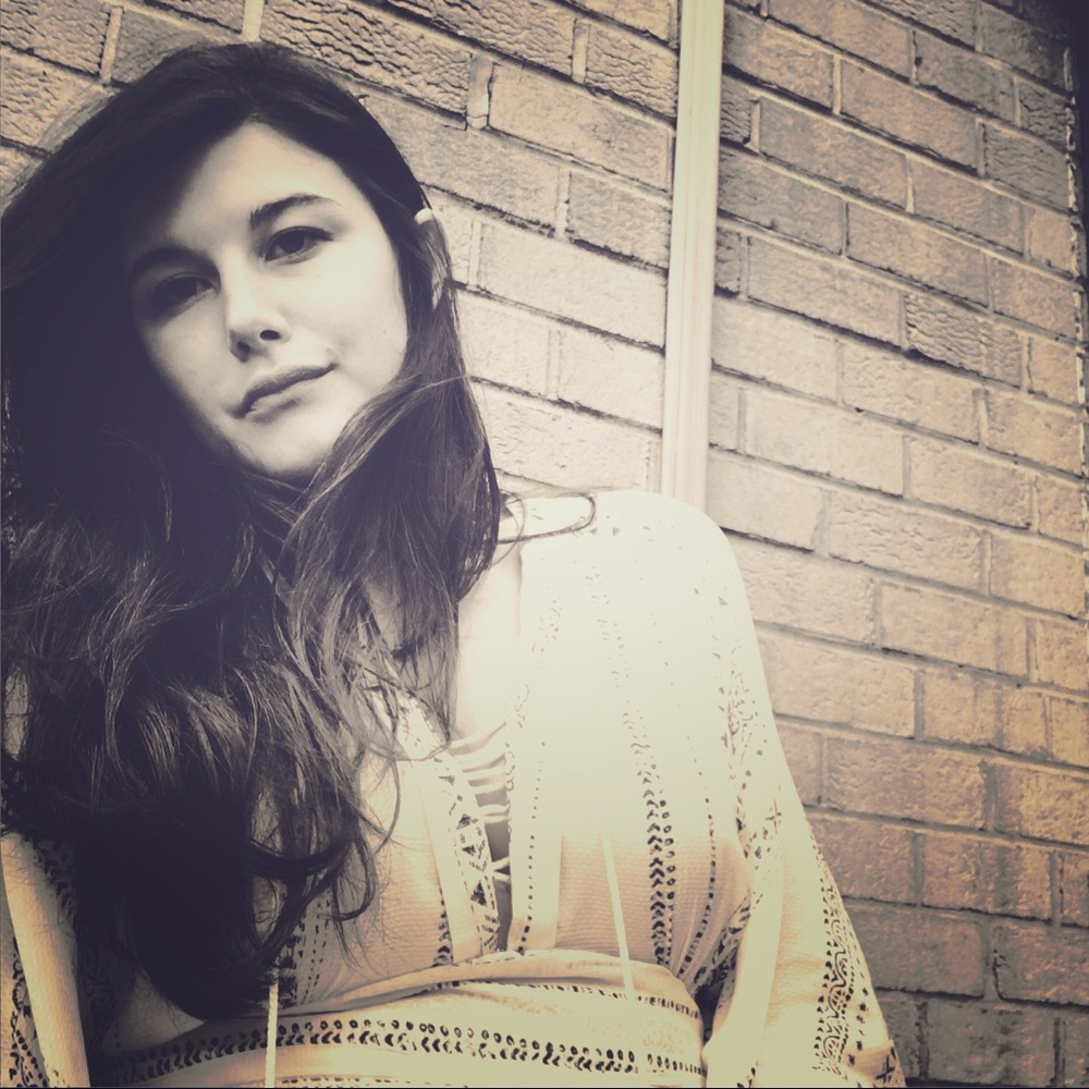 Meet your Posher, Brittni